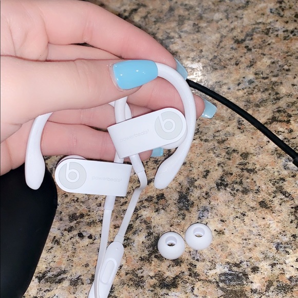 Powerbeats3 - Picture 1 of 2